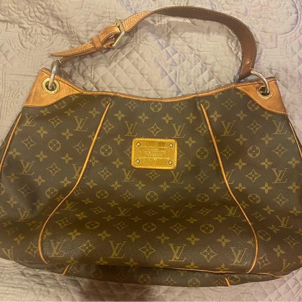 Used Louis Vuitton Monogram Galliera GM - Picture 2 of 5